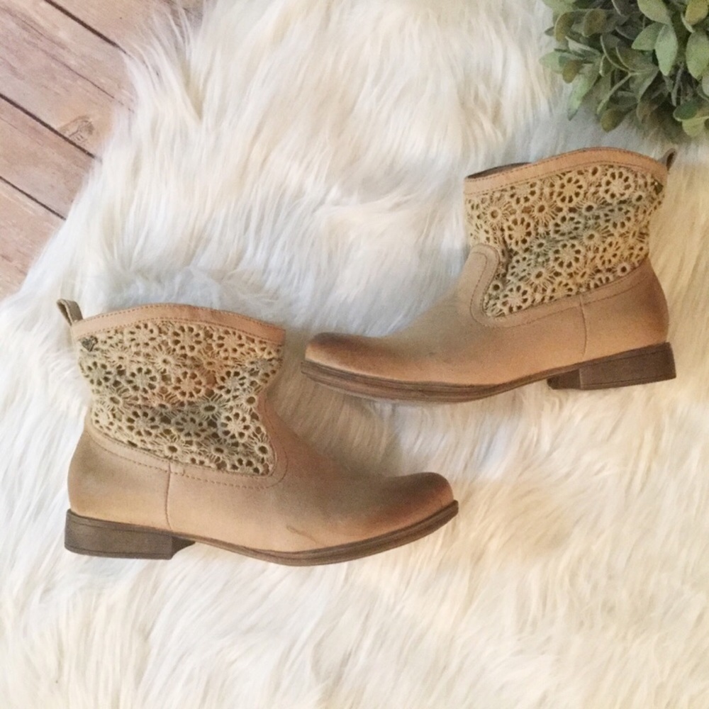 Roxy Spring Lace Cropped Ankle Boots Booties 8